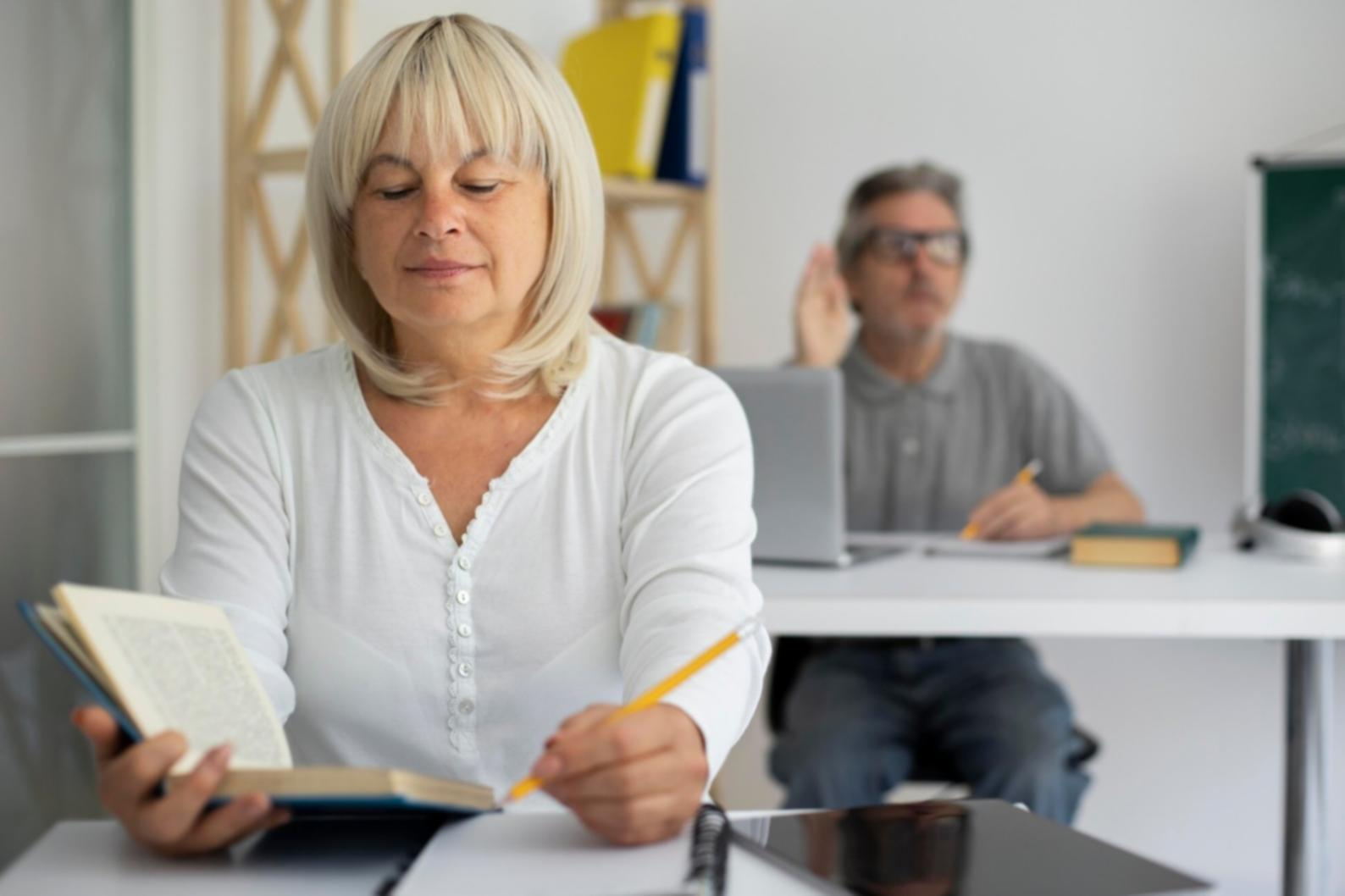 Análise detalhada de gráficos financeiros e relatórios de gastos